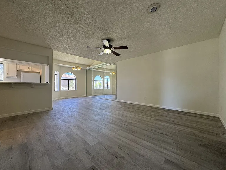 850 S River Dr — Photo 17