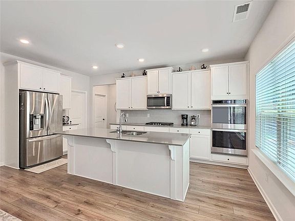 2nd image of 4806 Sultanta Way SW