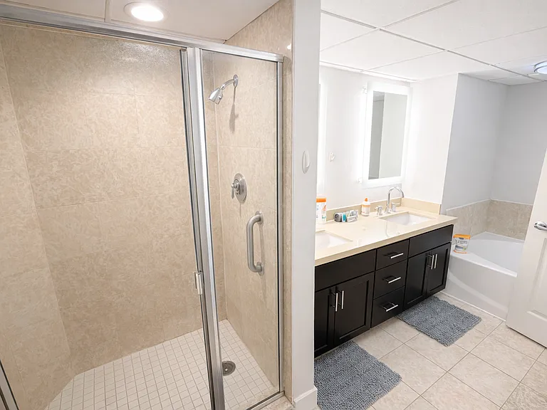 10740 Wilshire Blvd #609 — Photo 13