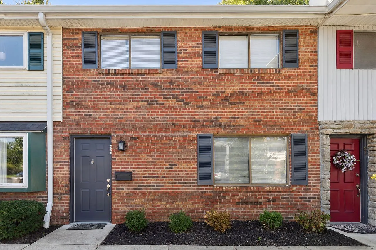 7752 Montgomery Rd — Photo 1