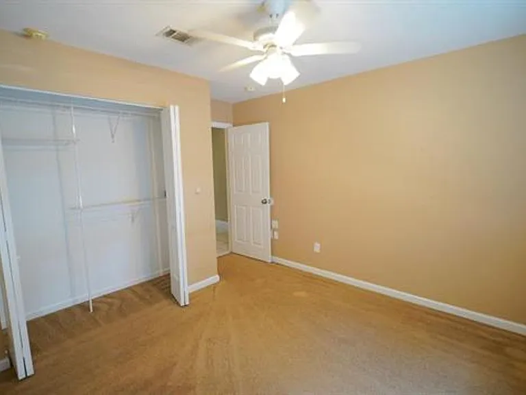 2186 Timberwood Cir N — Photo 11