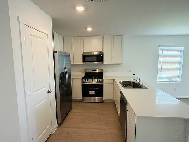 234 Hidden Meadows Dr — Photo 6