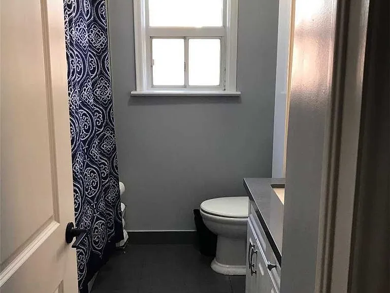 126 Silverhill Dr #MAIN FLOOR — Photo 8