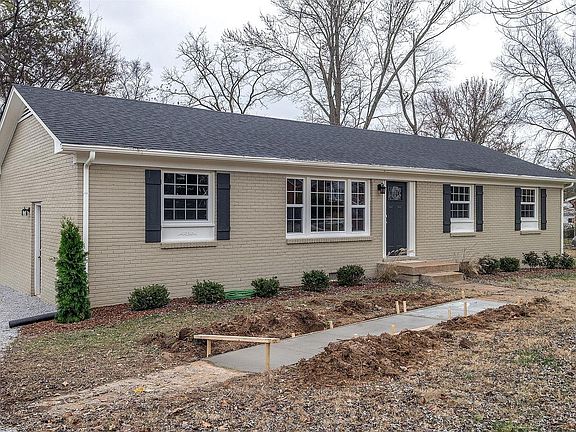 3rd image of 5049 Collinwood Dr