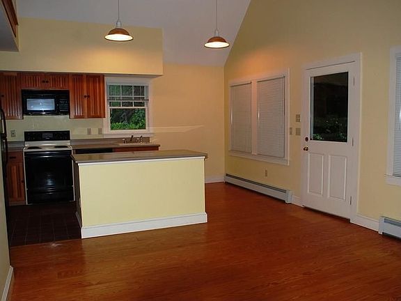 livingroom to kitchen