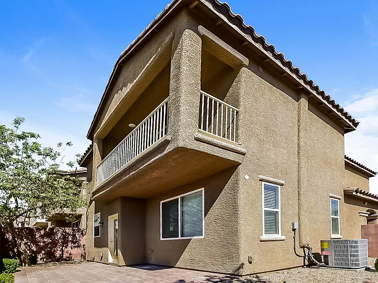 10509 W Gilmore Ave — Photo 17