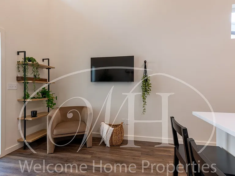 159 SE Sparrows Pl — Photo 14