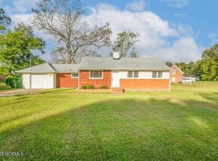 1203 Harris Dr, Elizabeth City, NC 27909