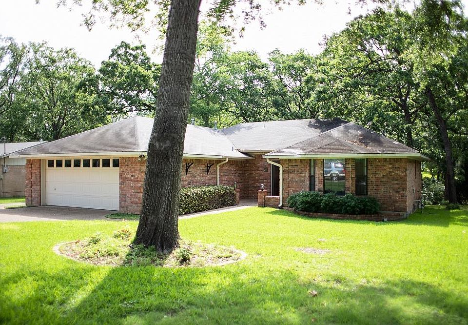 1st image of 245 Shoreline Dr