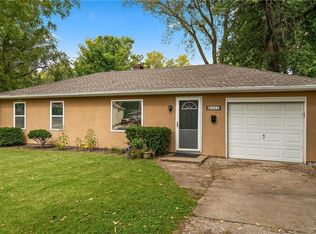 8424 W 71st St, Overland Park, KS 66204