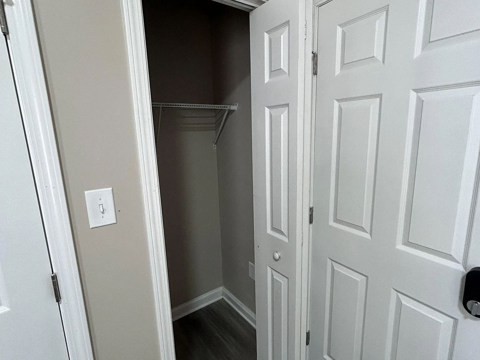 4 bed, 7.0 bath, 2000 sqft, $1,209 — Photo 2