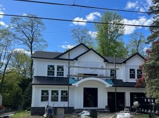 445 Beech Ave, Paramus, NJ 07652