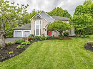 3 Dunmore Ln, Fairport, NY 14450