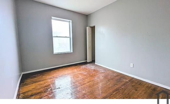 4th image of 6129 S Eberhart Ave #3N