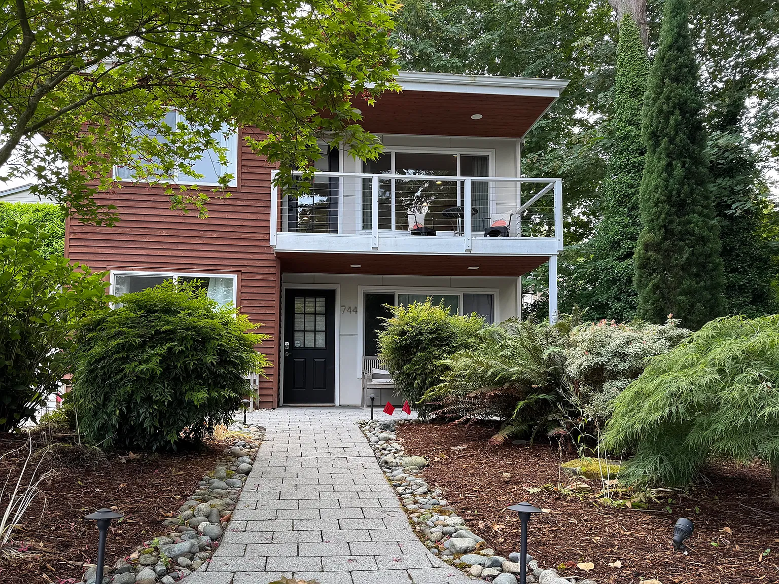 2 bed, 900 sqft, $2,800 — Photo 1