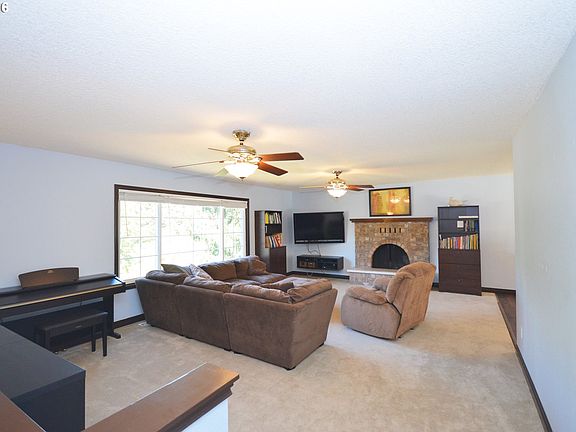 2nd image of 3113 SE Willow Dr
