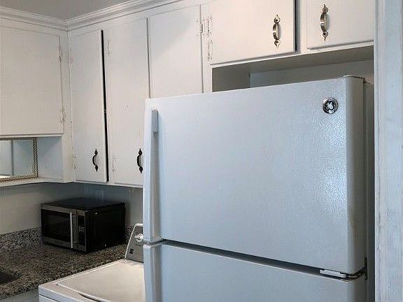 5th image of 3215 Park Ave