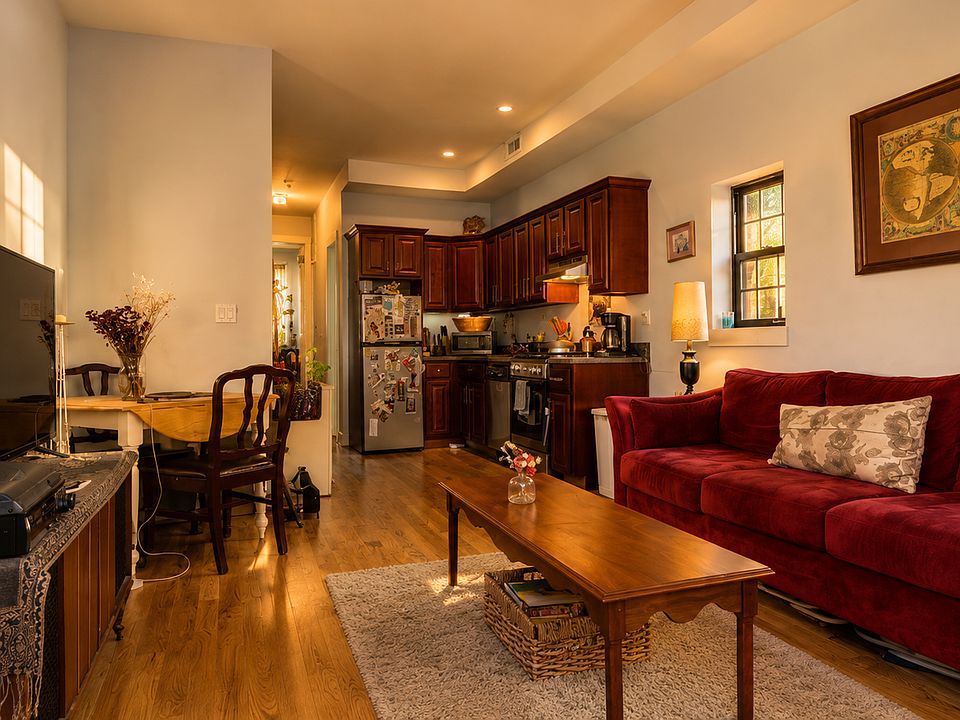 1st image of 168 Harman St #1A