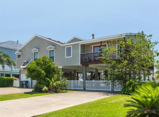 3928 Nueces Dr, Galveston, TX 77554