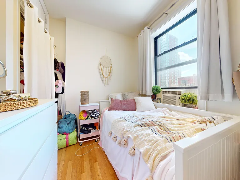 245 W 51st St #602 — Photo 3
