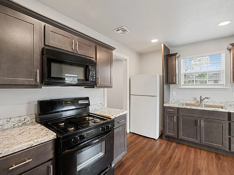 4012 S Hudson Ave — Photo 26