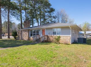 300 Holmes St, Lexington, TN 38351