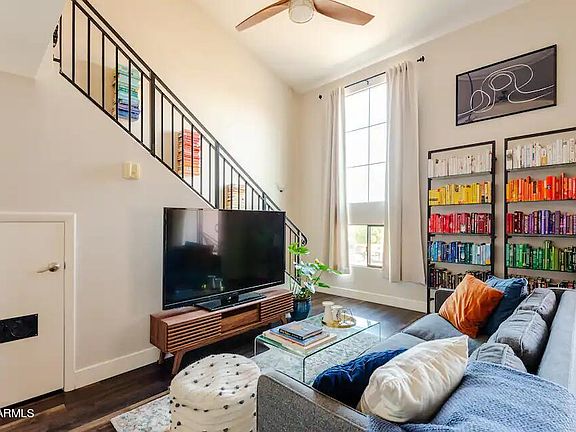 4th image of 1005 E 8TH Street #3011