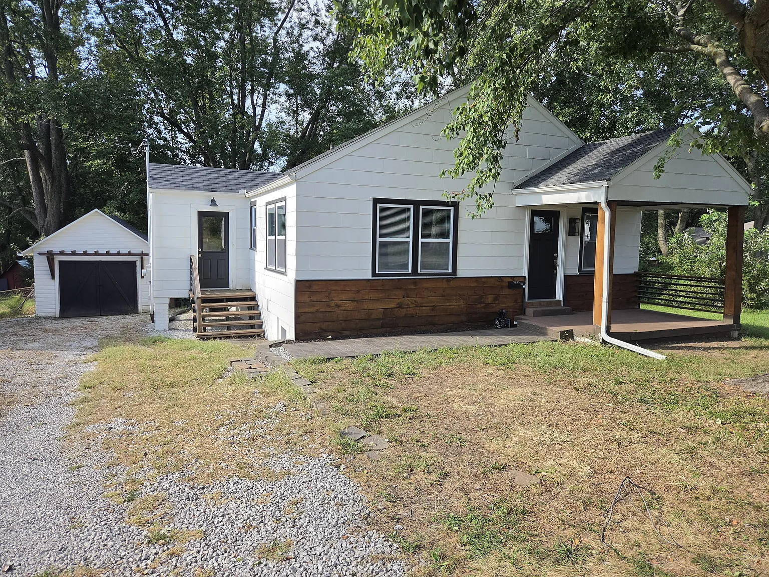 3 bed, 1560 sqft, $2,000 — Photo 1