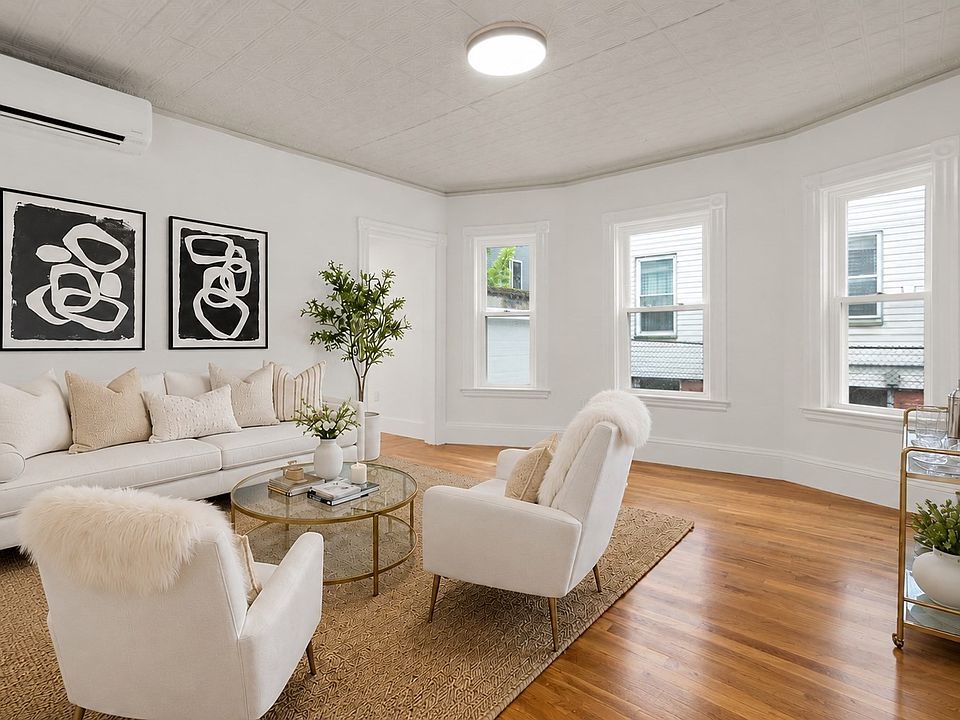 1st image of 22 Charnwood Rd #1