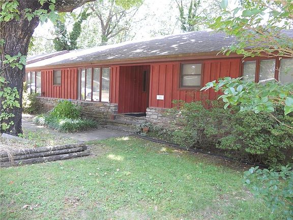 2nd image of 31 Hinckley Cir