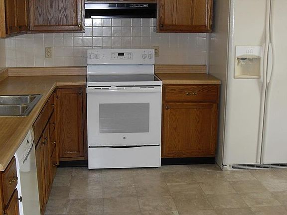 3rd image of 543 Hickory Dr