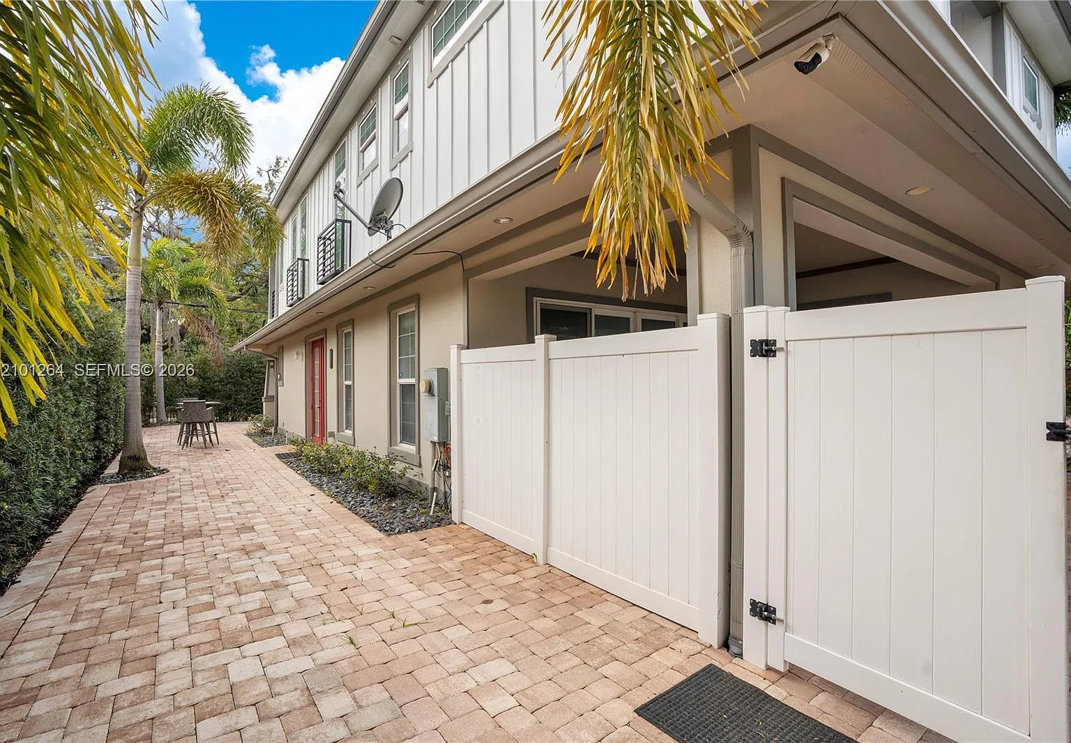 4 bed, 3.0 bath, $4,400 — Photo 4