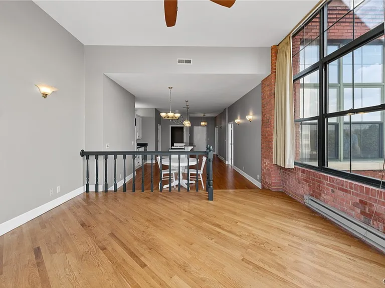 526 Plum St #402 — Photo 8