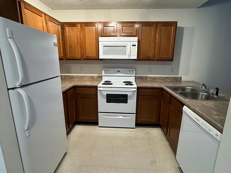 Southern Winds Apartments — Photo 34