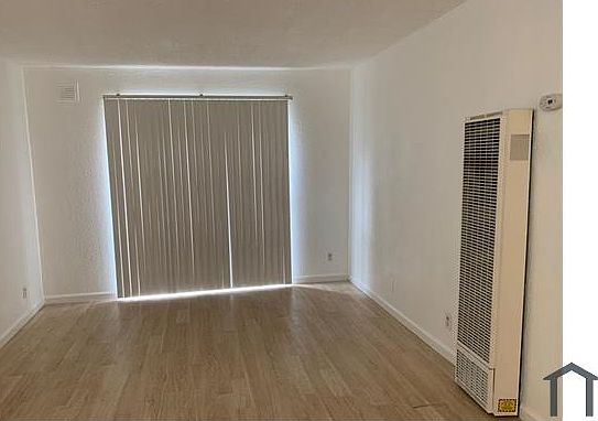 3rd image of 8522 Macarthur Blvd #D