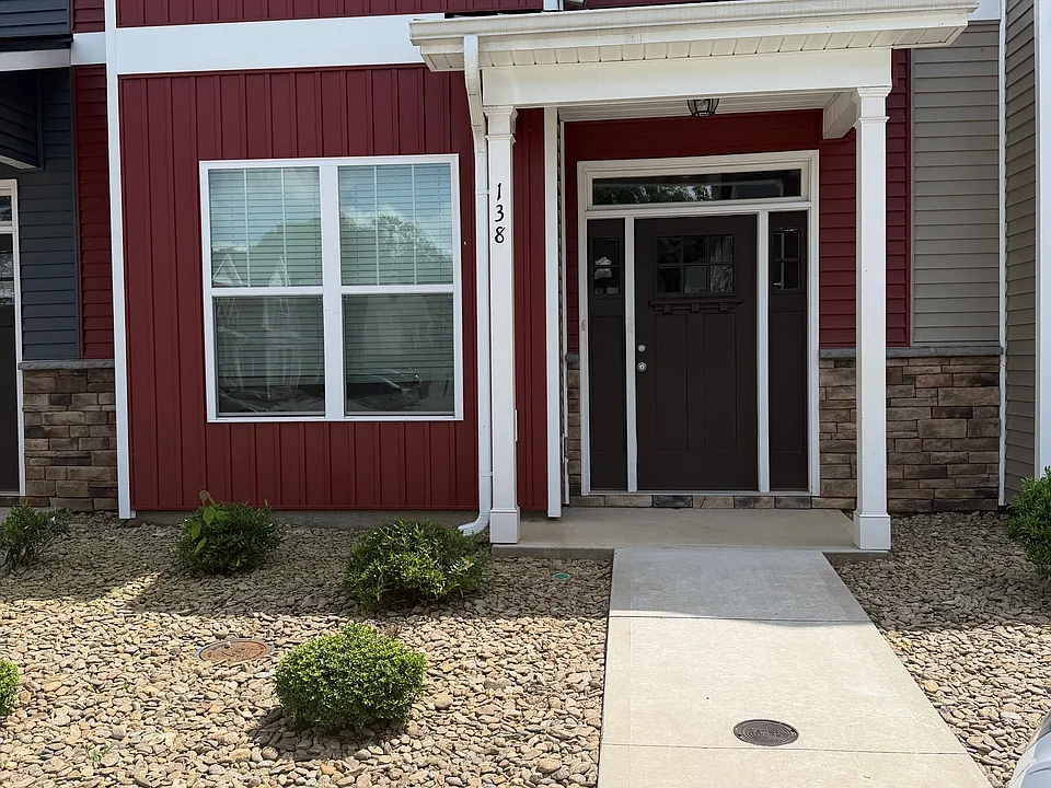 138 Creekland Way