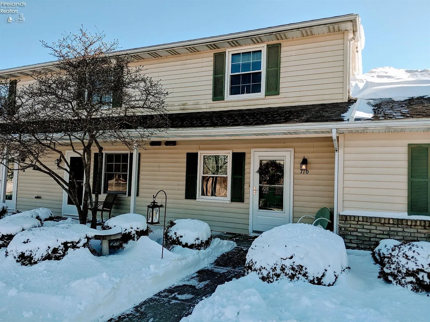 710 Creekside Dr photo 1
