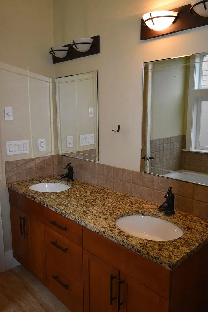 4 bedroom, 2.5 bathrooms and Office/bonus room In Ferndale — Photo 3