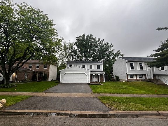 2nd image of 930 W Bryn Mawr Ave