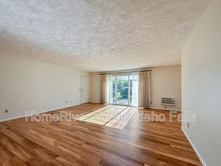 1830 Balboa Dr #K — Photo 5