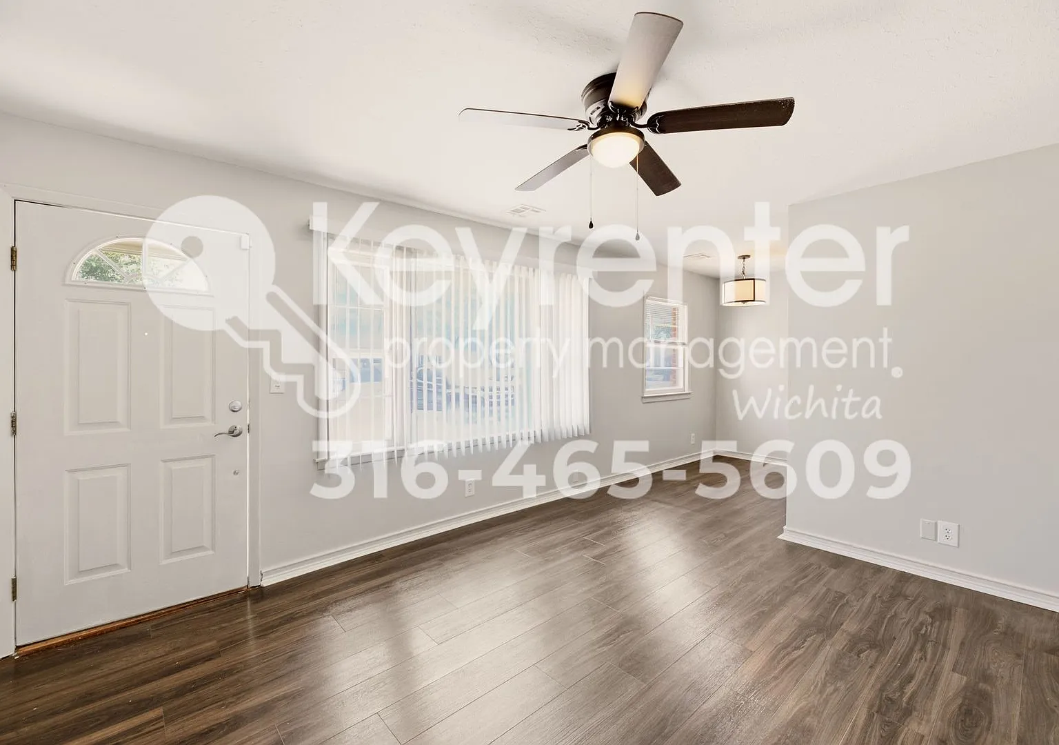 2 Weeks Free Rent! Charming 3-Bedroom Home With Detached 2-Car Garage & Fenced Backyard — Photo 4