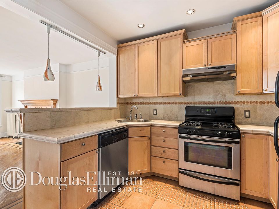 2nd image of 73 Waverly Ave APT 3