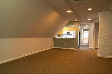 3rd image of 806 Elmwood Ave APT 3