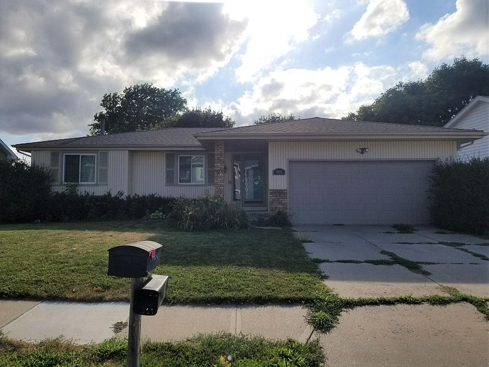 1st image of 6024 N 108th Avenue Cir
