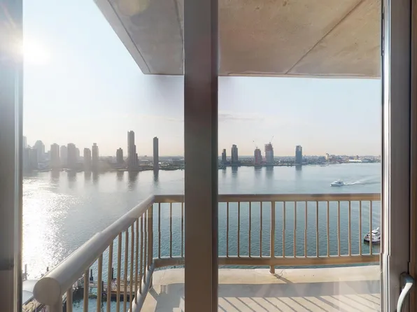 401 East 34th Street N22H image 3 of 9