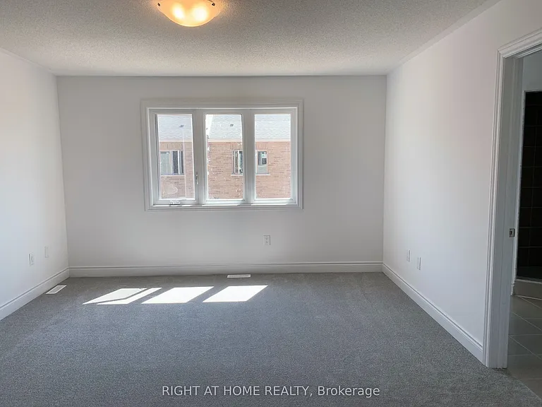 9 Mackenzie St — Photo 28