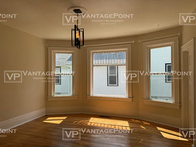 117 S Oakland Ave — Photo 3