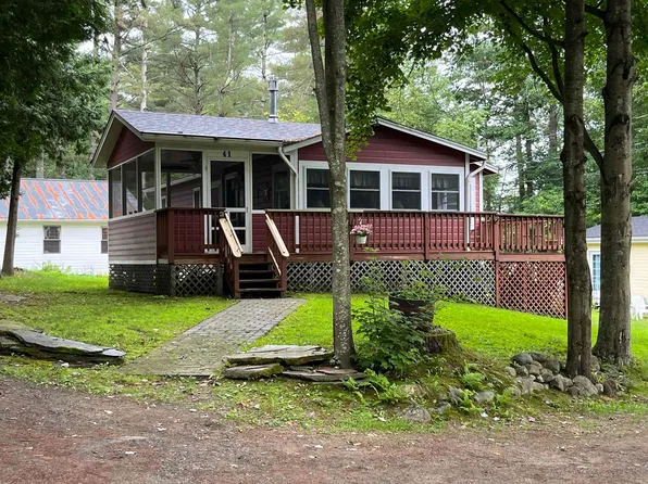 41 Lake Circle, Derby, VT 05829
