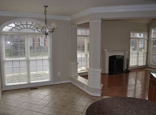 3840 Farrcroft Dr, Fairfax, VA 22030