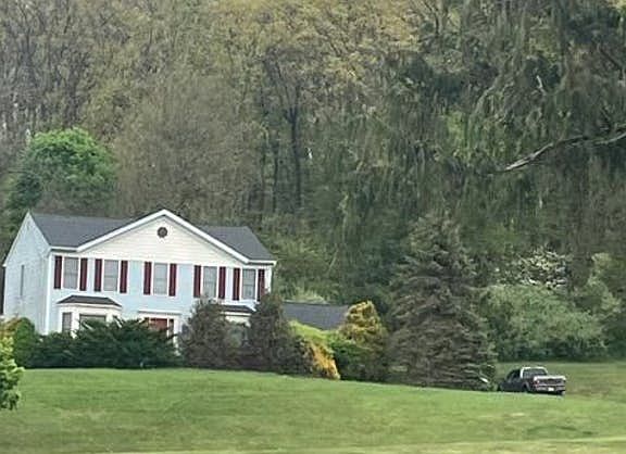 2nd image of 1 Mountain Ridge Rd